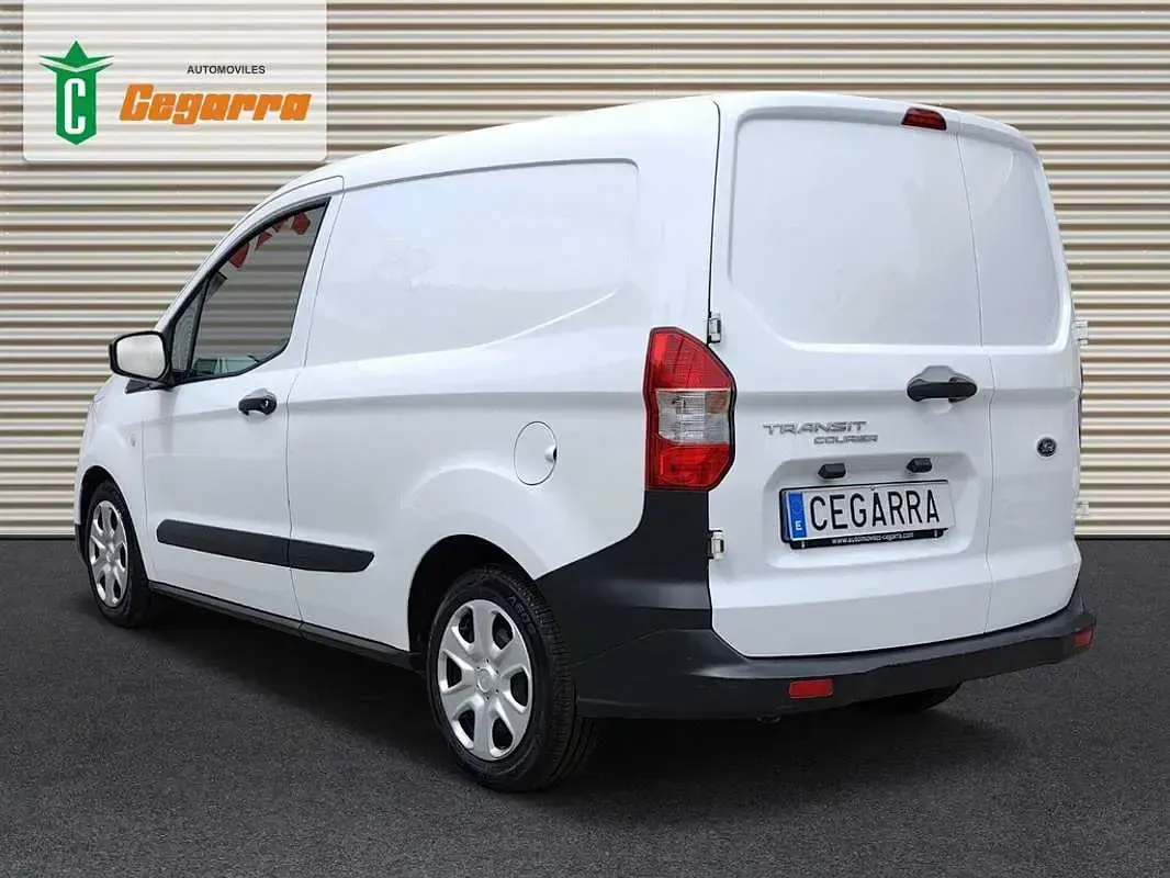 Usado Ford Transit Courier Ambiente 75 CV (55 kW) 2019 Blanco Van