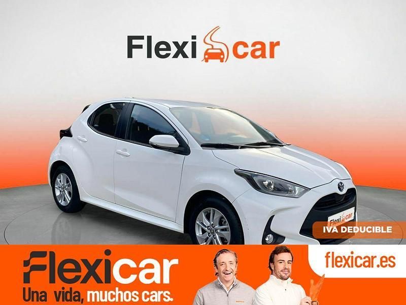 Usado Toyota Yaris Hybrid Business Edition 116 CV (85 kW) 2021 Blanco Berlina