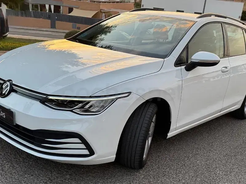 Usado VW Golf VIII 115 CV (84 kW) 2022 Blanco Familiar