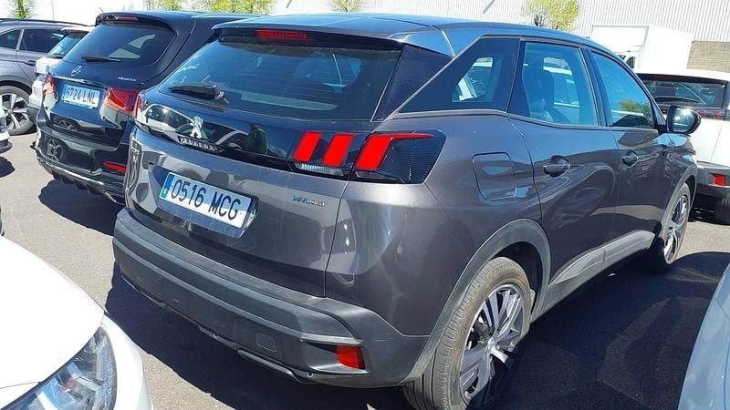 Usado Peugeot 3008 Active 225 CV (165 kW) 2022 Gris SUV