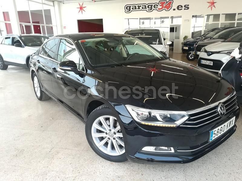Usado VW Passat Advance 150 CV (110 kW) 2019 Negro Berlina
