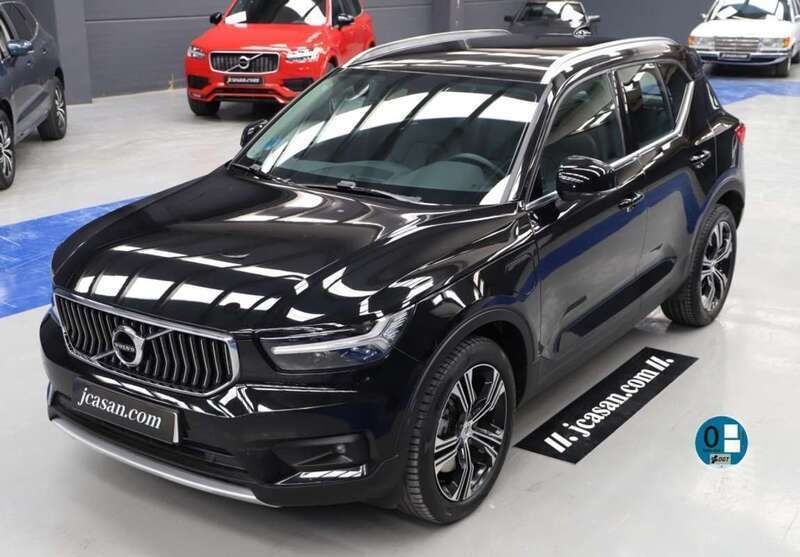 Negro Usado 2021 Volvo XC40 Inscription SUV | 28.860 € (Precio justo) - Imagen 1/4