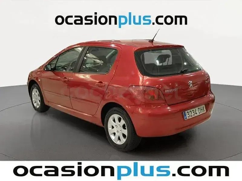 Usado Peugeot 307 110 CV (80 kW) 2005 Rojo Berlina