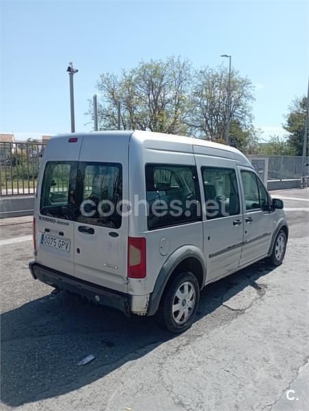 Usado Ford Grand Tourneo Connect Trend 95 CV (69 kW) 2013 Gris / plata Monovolumen