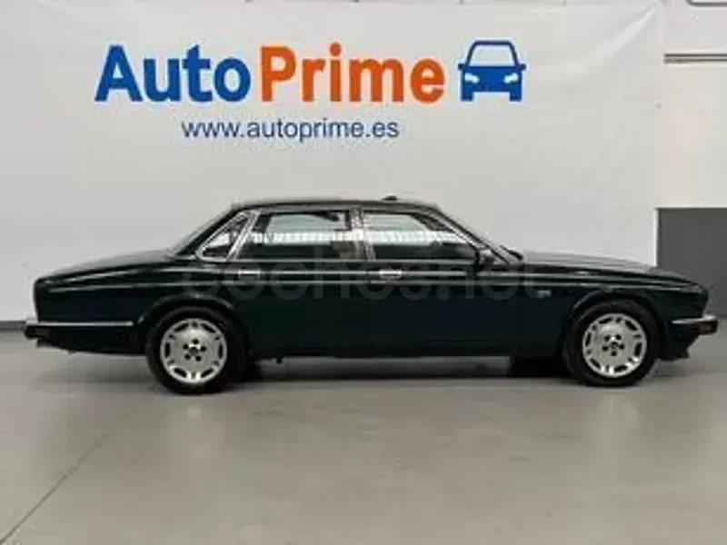 Usado Jaguar XJ6 Sovereign 220 CV (161 kW) 1987 Verde Berlina