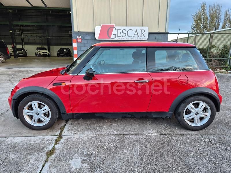 Usado Mini ONE 90 CV (66 kW) 2005 Rojo Utilitario