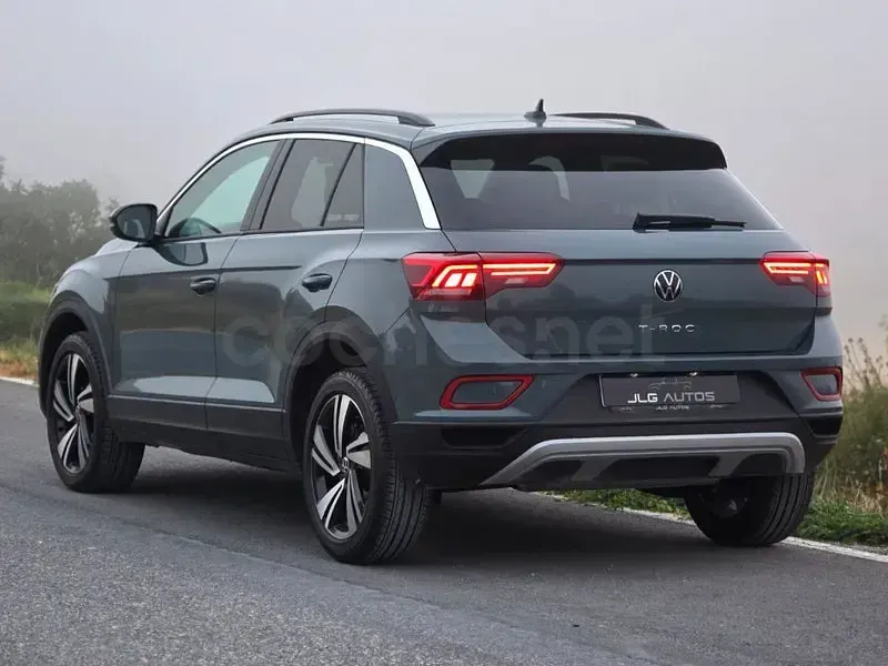 Usado VW T-Roc Life 150 CV (110 kW) 2025 Gris / plata SUV