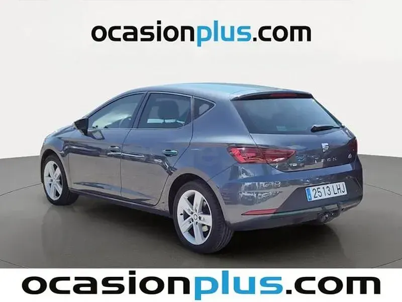 Usado Seat Leon FR 130 CV (95 kW) 2020 Gris / plata Berlina