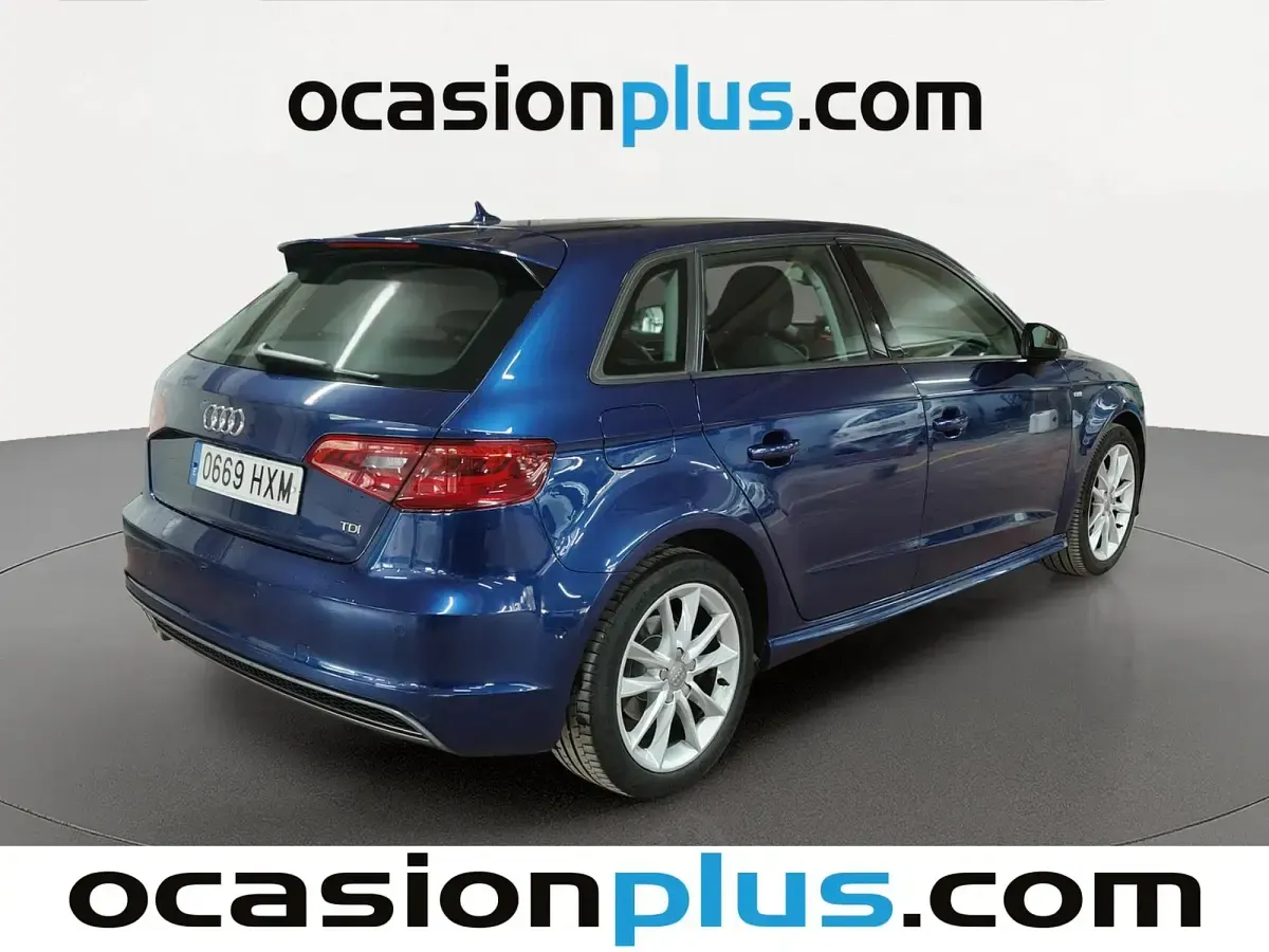 Usado Audi A3 Sportback 150 CV (110 kW) 2014 Azul Utilitario