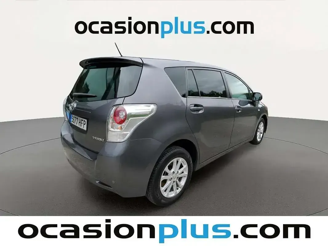 Usado Toyota Verso Active 132 CV (97 kW) 2011 Gris Monovolumen