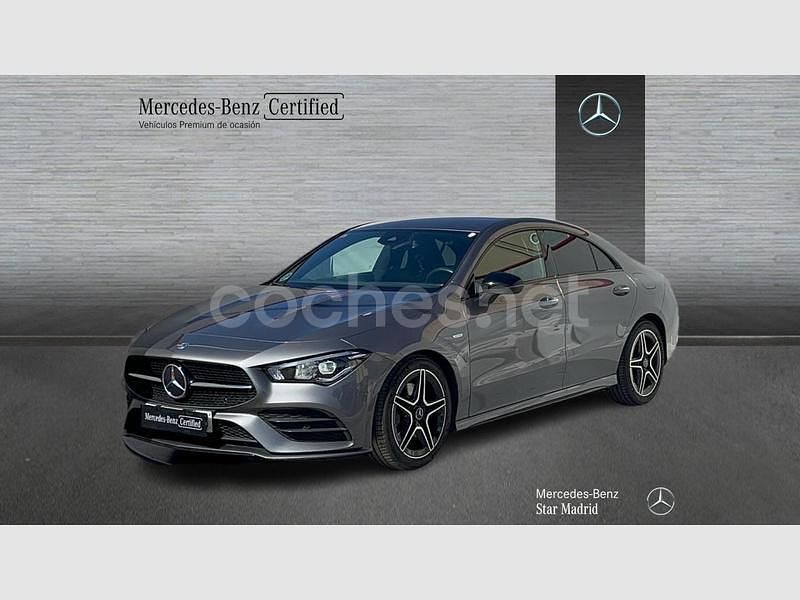 Gris / plata (símil de cuero artico / microfibra... Usado 2021 Mercedes 200 Utilitario | 33.990 € (Buen precio) - Imagen 1/3