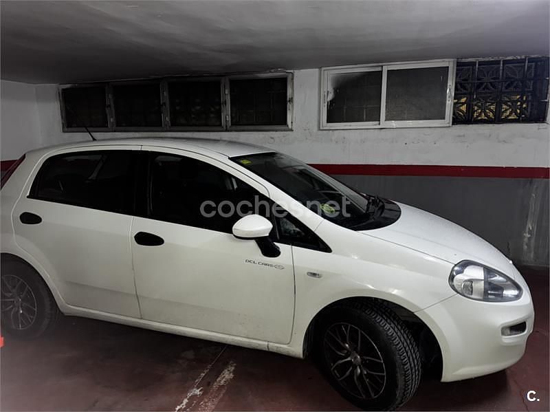Usado Fiat Punto Pop 75 CV (55 kW) 2014 Blanco Berlina