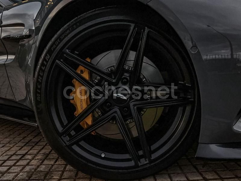 Usado Aston Martin V8 Vantage 665 CV (489 kW) 2025 Gris / plata Coupe