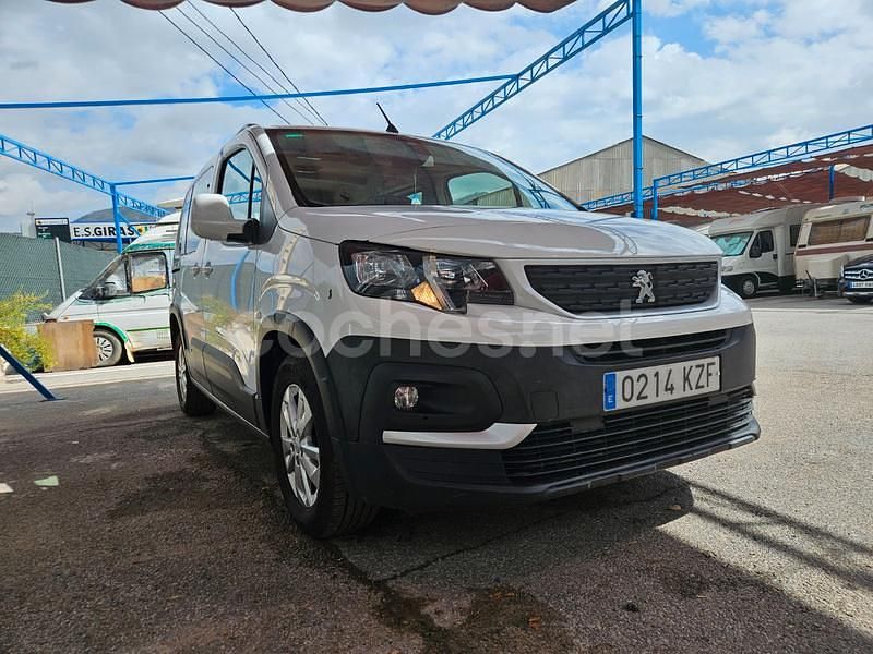 Usado Peugeot Rifter Allure 100 CV (73 kW) 2019 Blanco Monovolumen