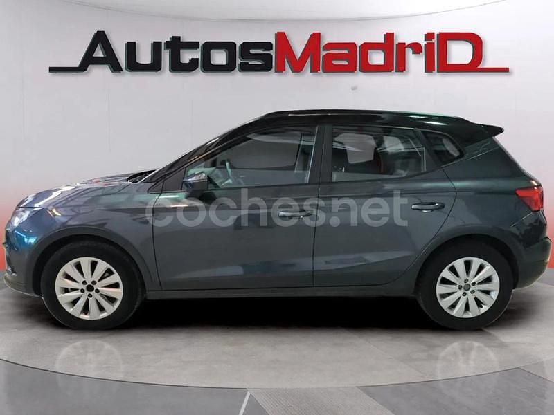 Usado Seat Arona Style 111 CV (81 kW) 2021 Gris / plata SUV