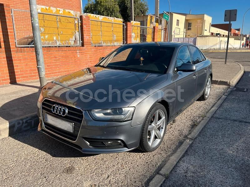 Usado Audi A4 S-Line 143 CV (105 kW) 2012 Gris / plata Berlina