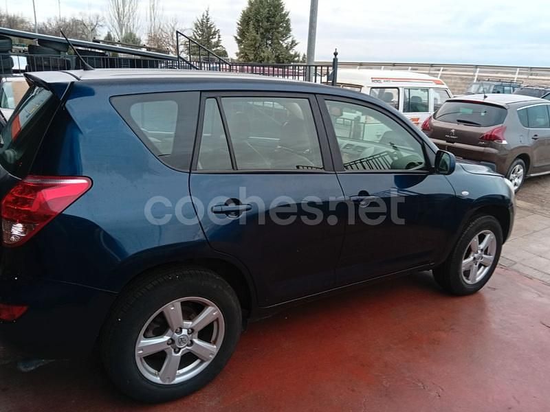 Usado Toyota RAV4 Executive 136 CV (100 kW) 2007 Azul SUV