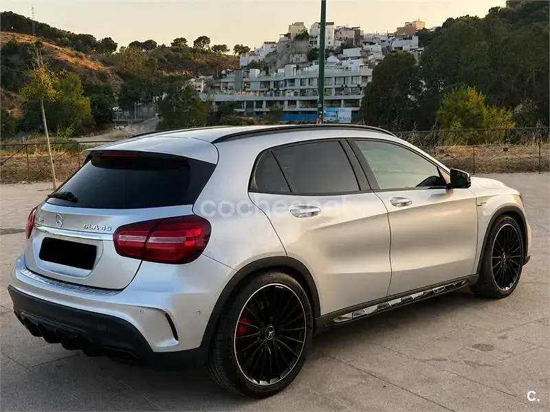 Usado Mercedes GLA45 AMG 381 CV (280 kW) 2018 Gris / plata SUV