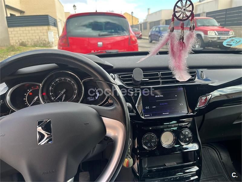 Usado DS Automobiles DS3 Style 99 CV (72 kW) 2015 Rojo Berlina