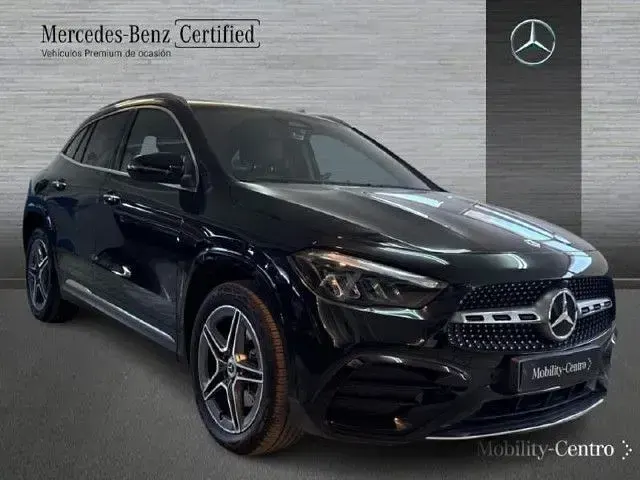 Usado Mercedes GLA250 218 CV (160 kW) 2025 Negro noche SUV