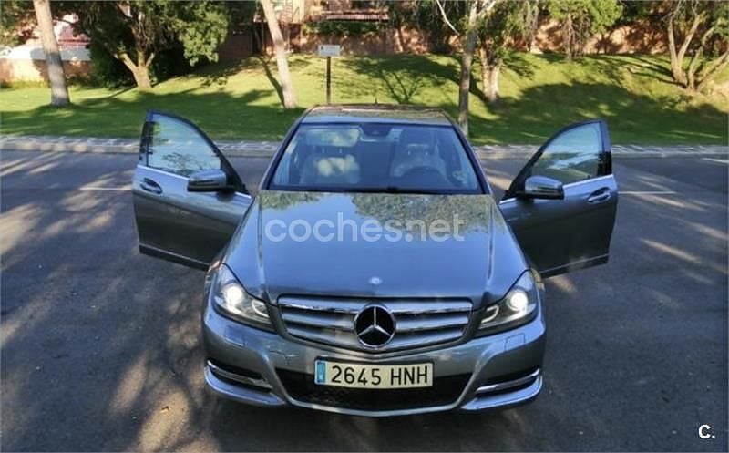 Usado Mercedes C220 170 CV (125 kW) 2012 Gris / plata Familiar