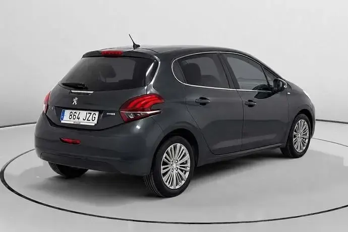 Usado Peugeot 208 Style 82 CV (60 kW) 2016 Utilitario