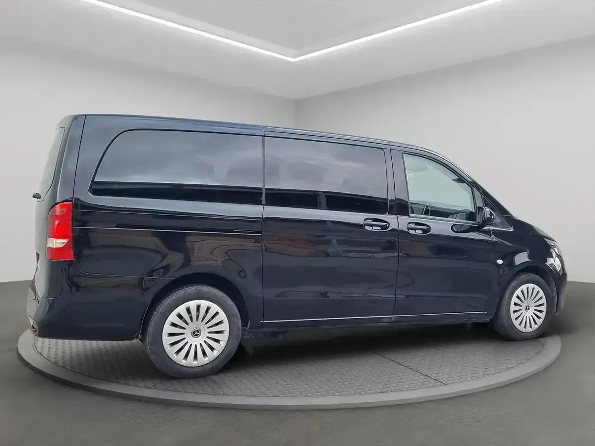 Usado Mercedes Vito 163 CV (119 kW) 2022 Negro Van