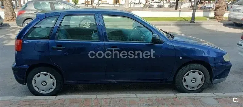 Usado Seat Ibiza Stella 60 CV (44 kW) 2001 Azul Utilitario