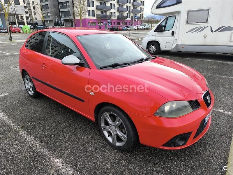 Usado Seat Ibiza FR 130 CV (95 kW) 2006 Rojo Berlina