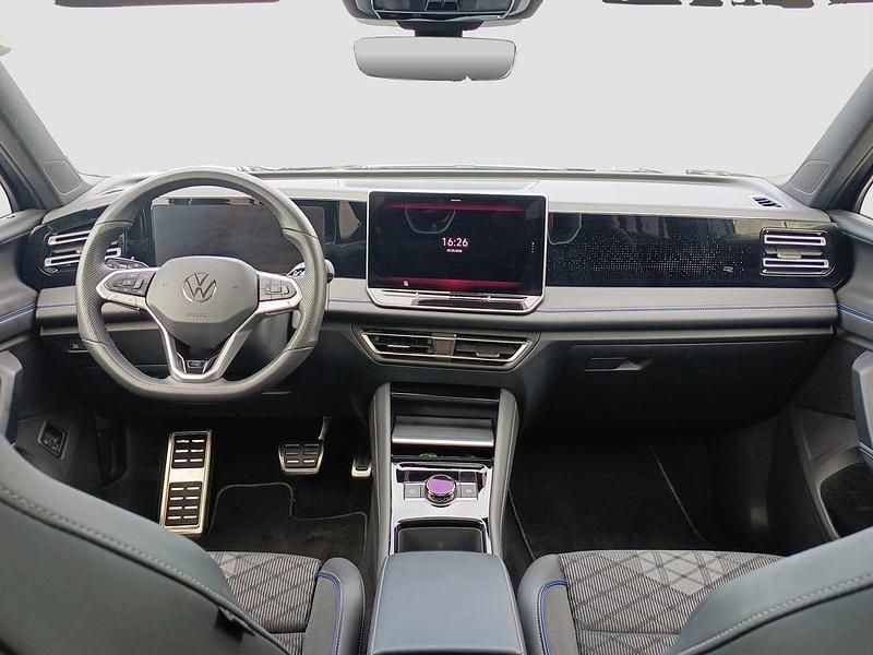 Usado VW Tiguan R-line 204 CV (150 kW) 2025 Gris SUV