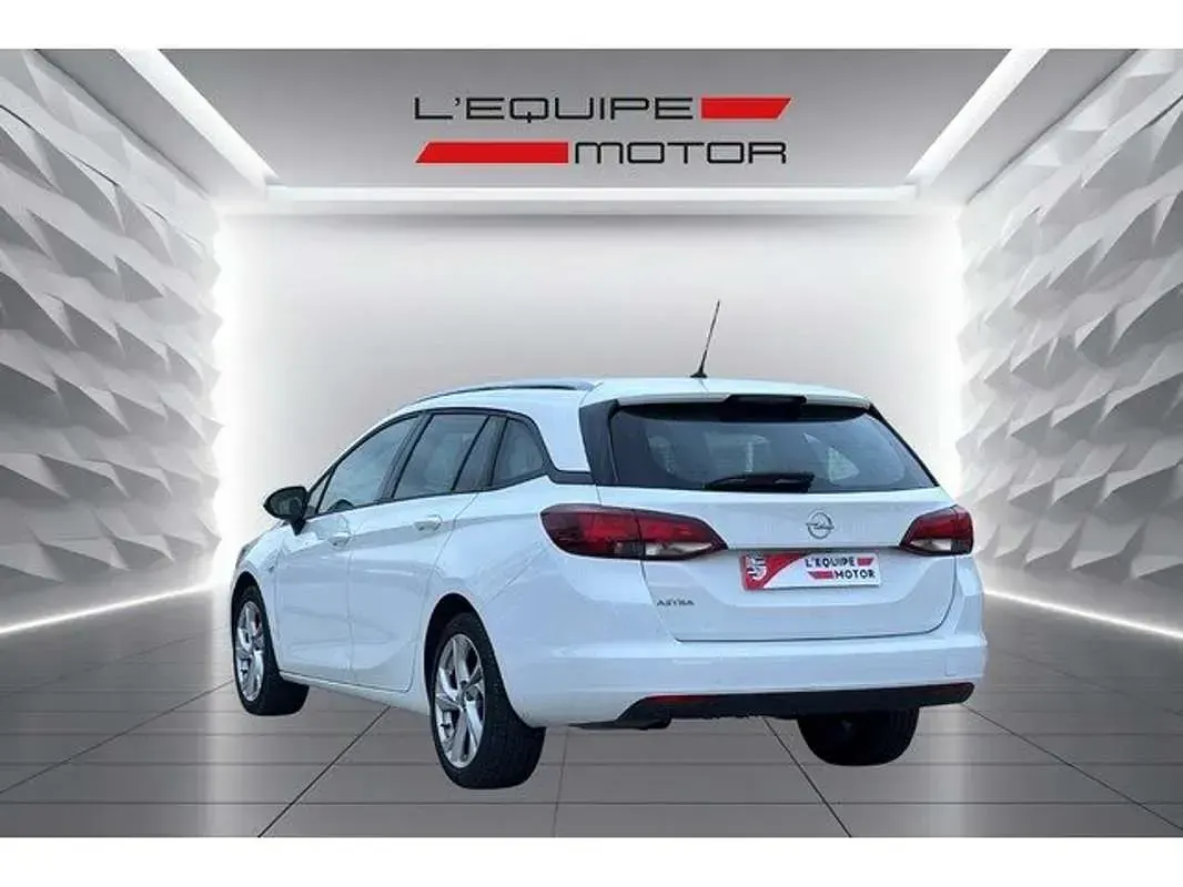 Usado Opel Astra GS Line 105 HP (77 kW) 2021 Branco Carrinha