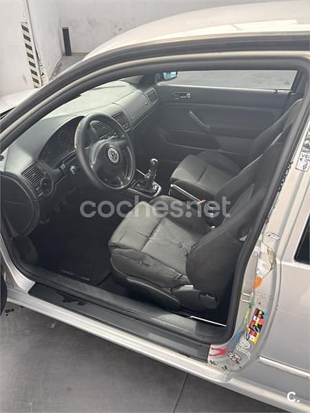 Usado VW Golf III Match 90 CV (66 kW) 1999 Gris / plata Berlina