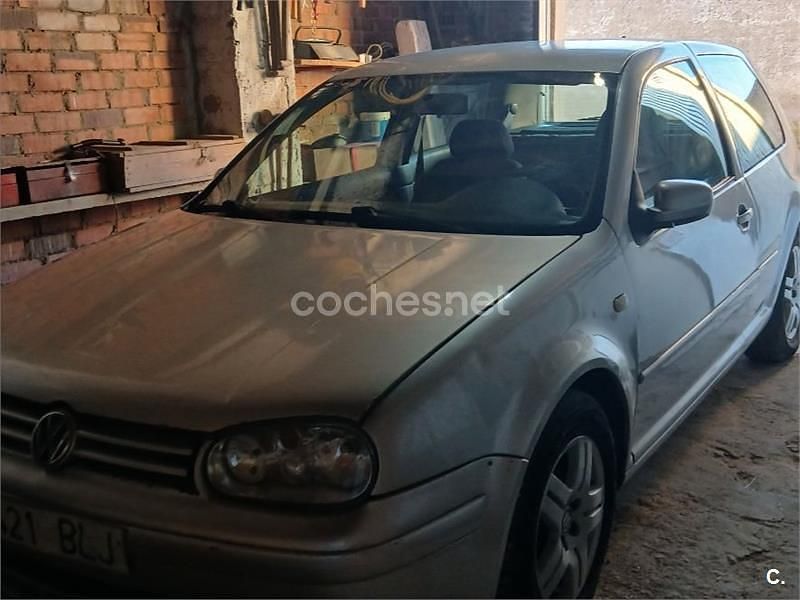 Usado VW Golf IV Conceptline 105 CV (77 kW) 2001 Gris / plata Berlina