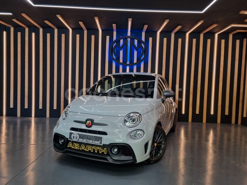 Gris / plata Usado 2024 Abarth 695 Utilitario | 23.990 € (Super precio) - Imagen 1/4