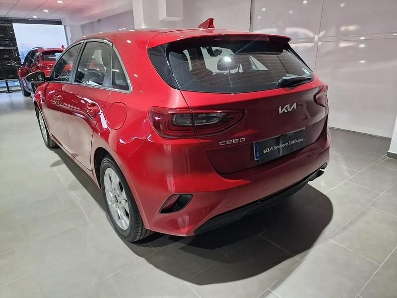 Ny Kia Ceed 100 HK (73 kW) 2025 Rød Hatchback
