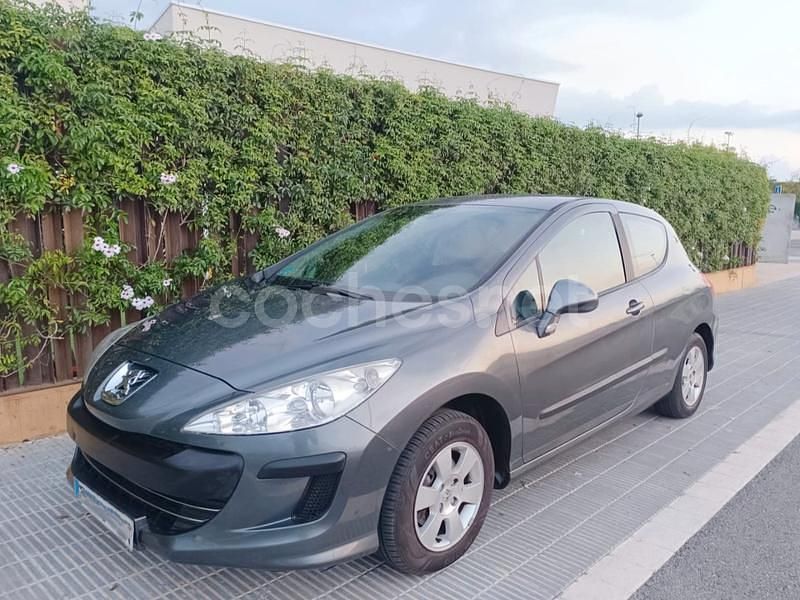 Gris / plata Usado 2010 Peugeot 308 Berlina | 4400 € (Buen precio) - Imagen 1/4