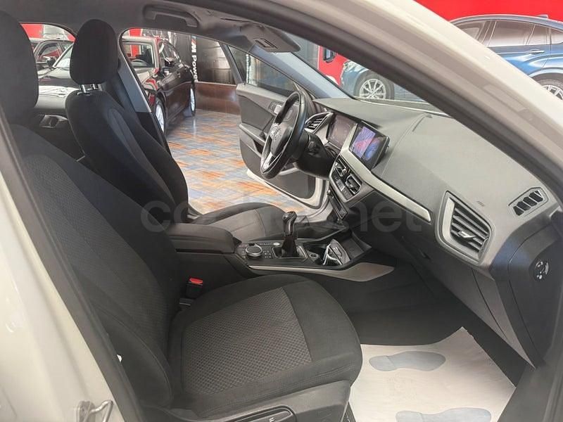 Usado BMW 118 Comfort Edition 150 CV (110 kW) 2021 Blanco Utilitario