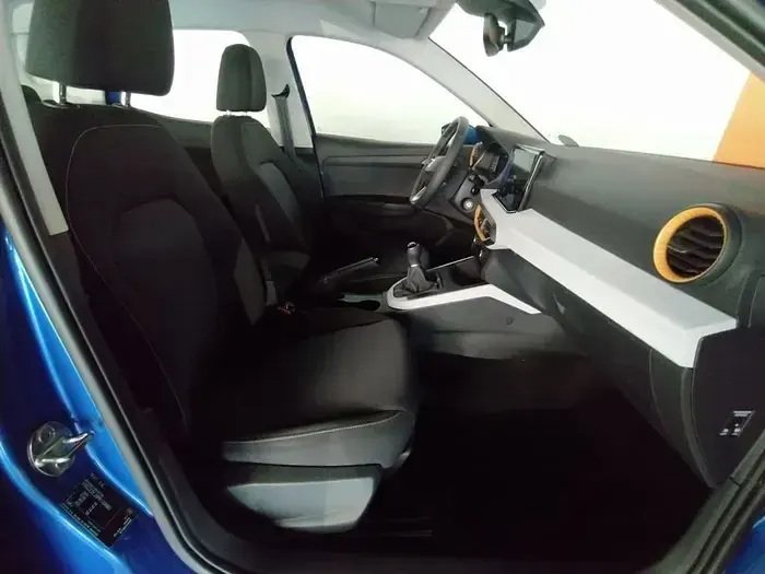 Usado Seat Arona Style 110 CV (80 kW) 2023 Azul SUV