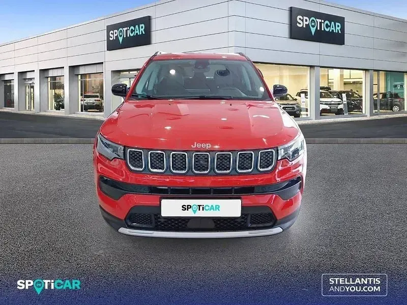 Usado Jeep Compass Limited 130 CV (95 kW) 2024 Rojo SUV