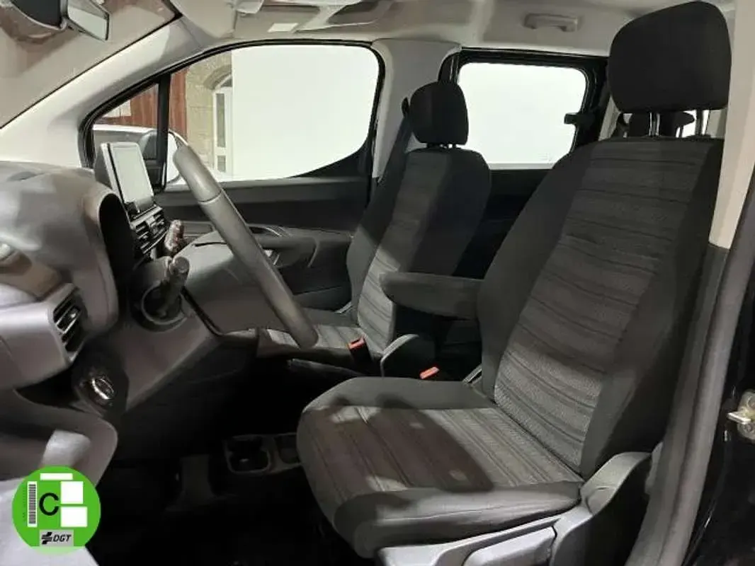 Usado Opel Combo Innovation 102 CV (75 kW) 2022 Negro Monovolumen