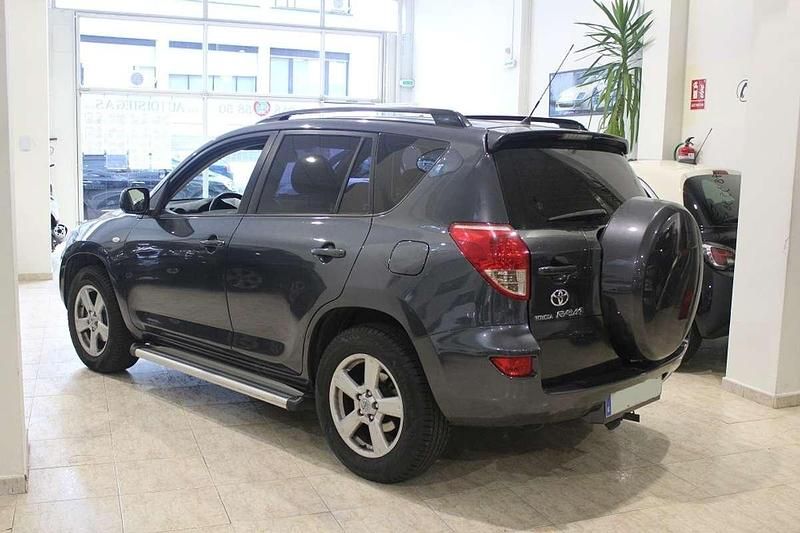 Usado Toyota RAV4 Executive 136 CV (100 kW) 2006 Gris SUV