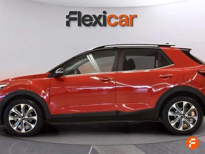 Usado Kia Stonic 100 CV (73 kW) 2018 Burdeos SUV