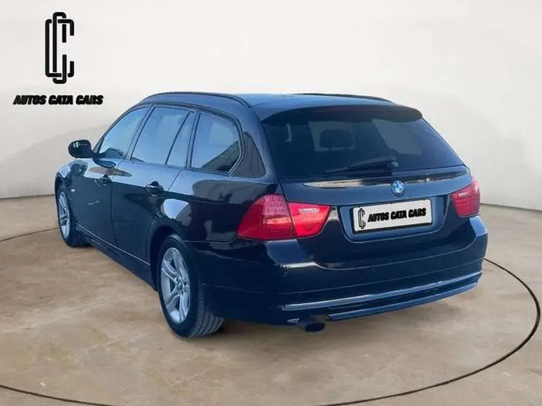 Usado BMW 318 143 CV (105 kW) 2011 Negro Familiar