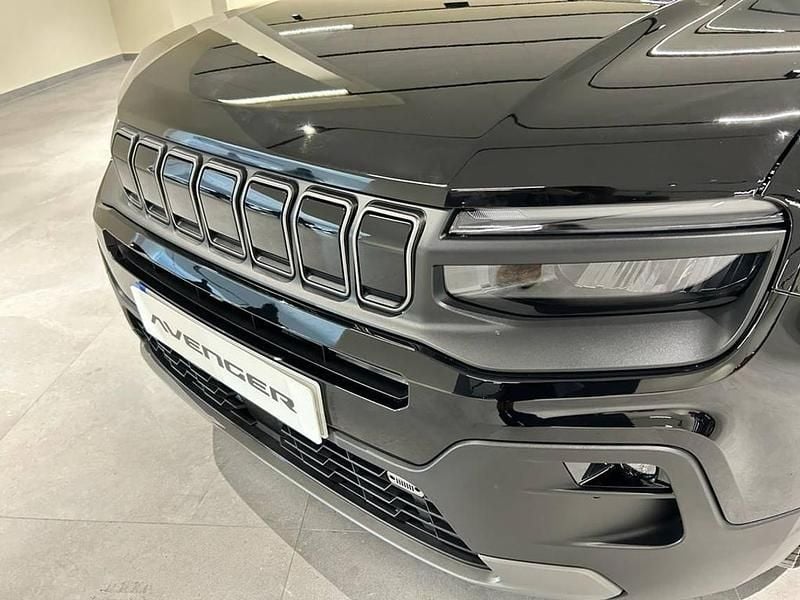 Usado Jeep Avenger Longitude 100 CV (73 kW) 2023 Negro SUV