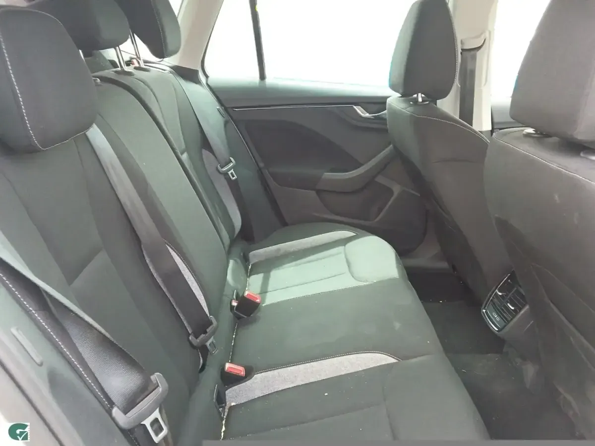 Usado Skoda Kamiq Selection 85 CV (62 kW) 2025 Blanco SUV