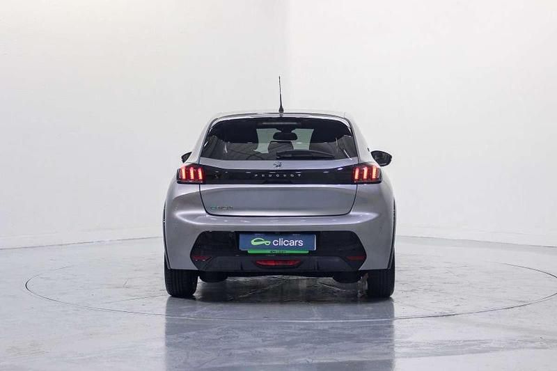 Usado Peugeot e-208 Allure 100 kW (136 CV) 2021 Plateado Utilitario