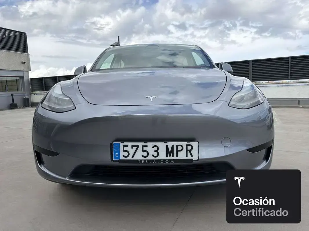 Usado Tesla Model Y RWD 150 kW (204 HP) 2024 Prateado SUV