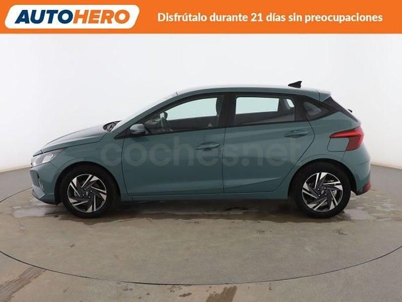 Usado Hyundai i20 101 CV (74 kW) 2022 Verde Berlina