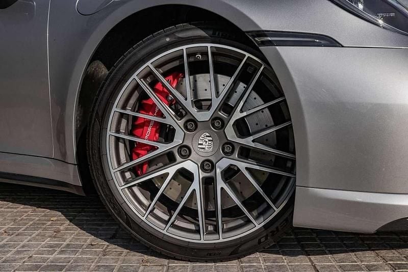 Usado Porsche 992 581 CV (427 kW) 2022 Gris Descapotable