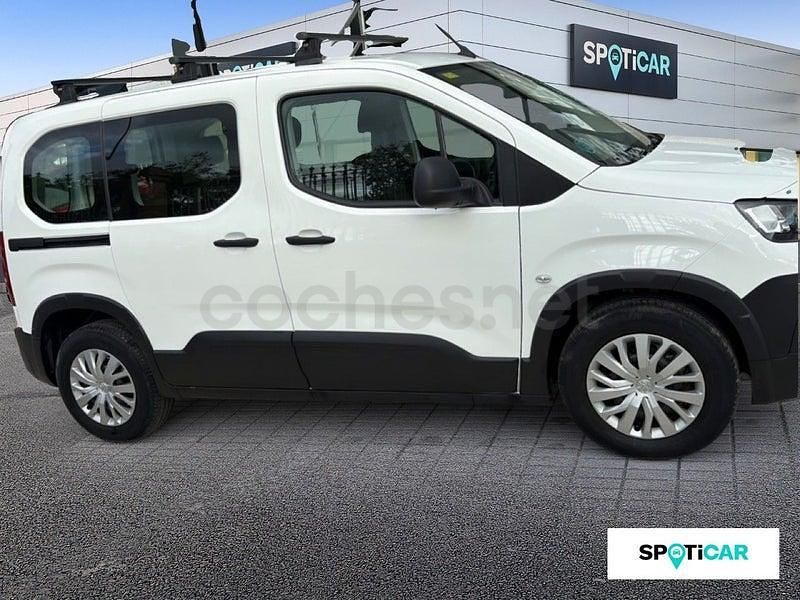 Usado Peugeot Rifter Active 100 CV (73 kW) 2022 Blanco Monovolumen